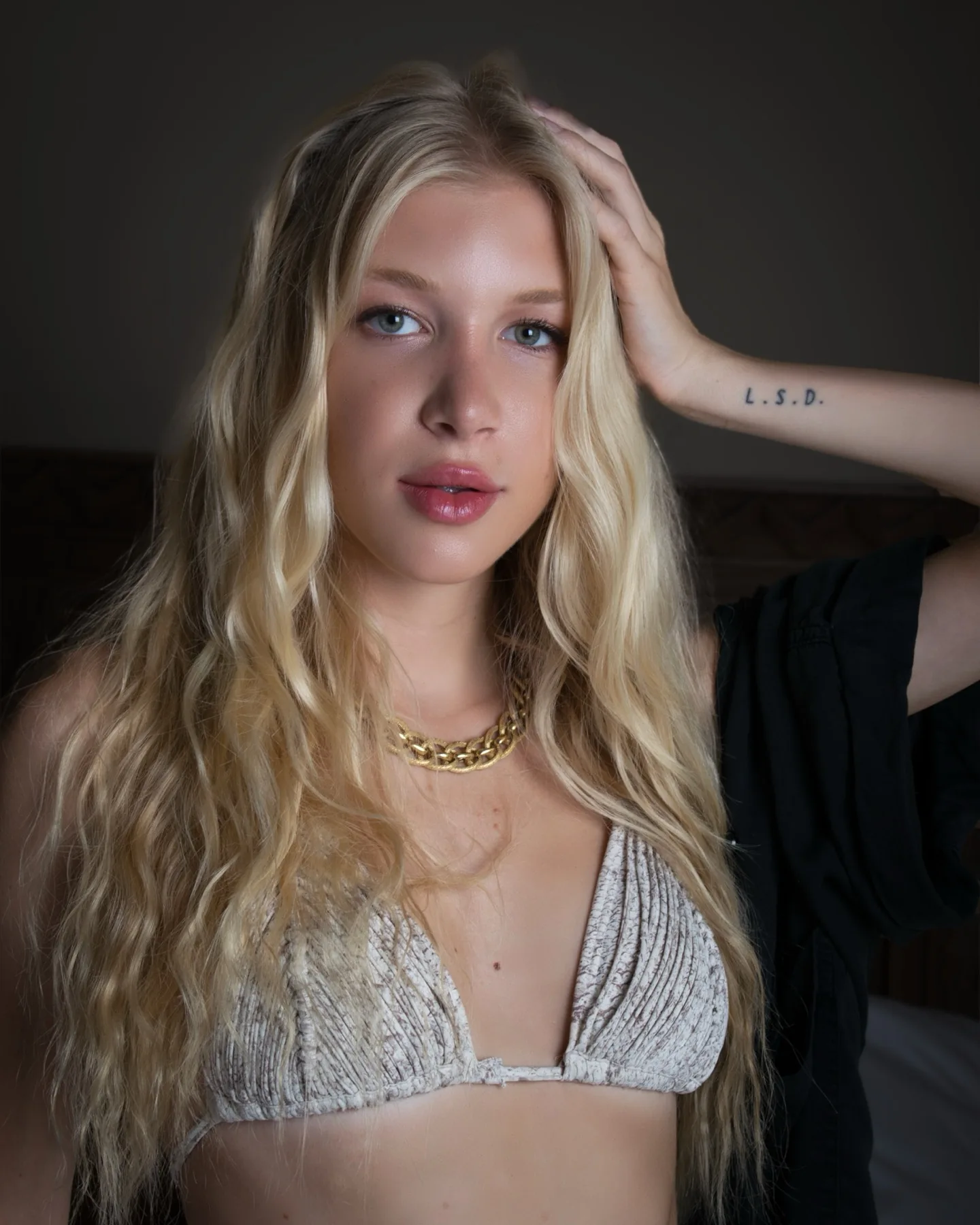 Model portfolio session, indoor studio, Dubai